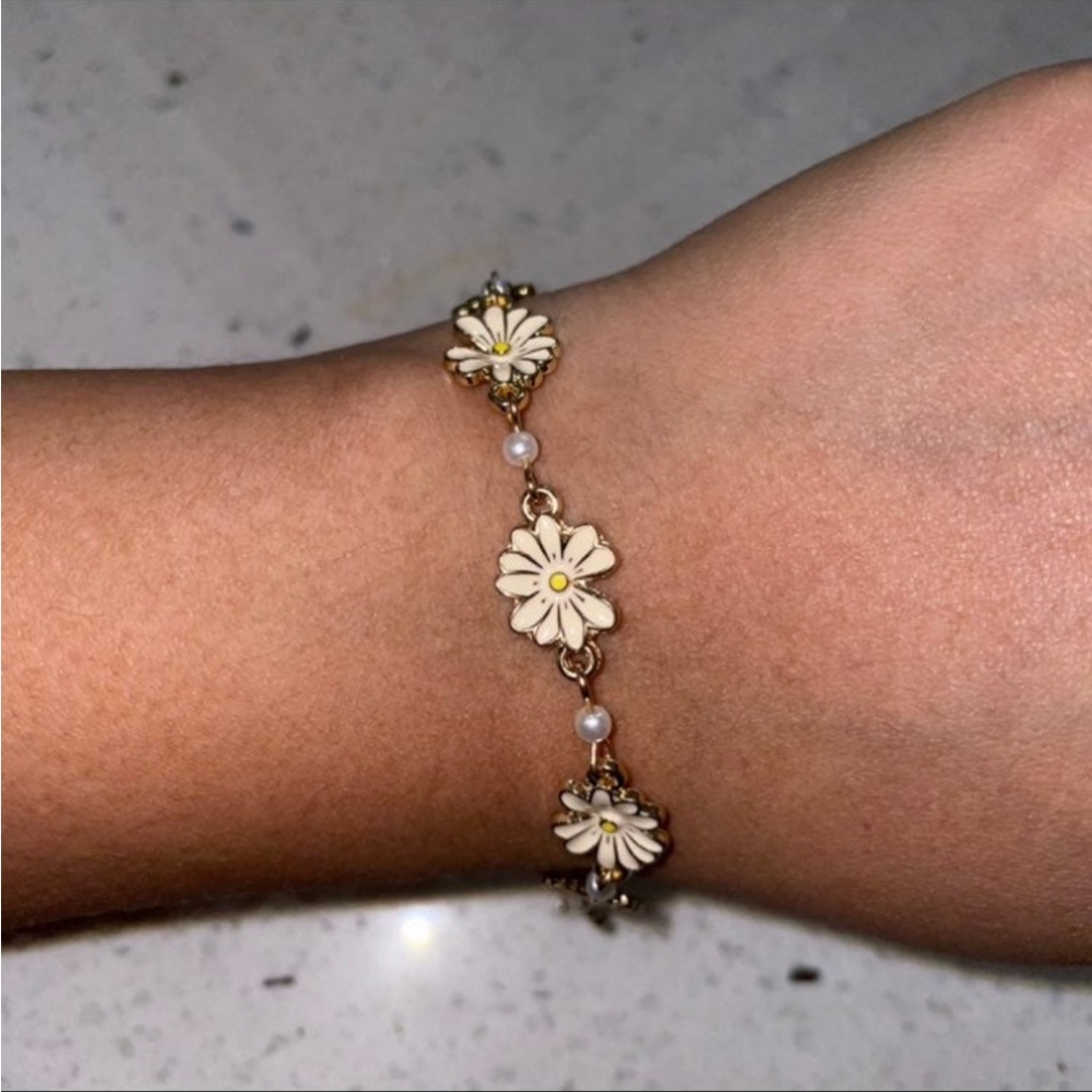 Daisy bracelet - Picture 1 of 2